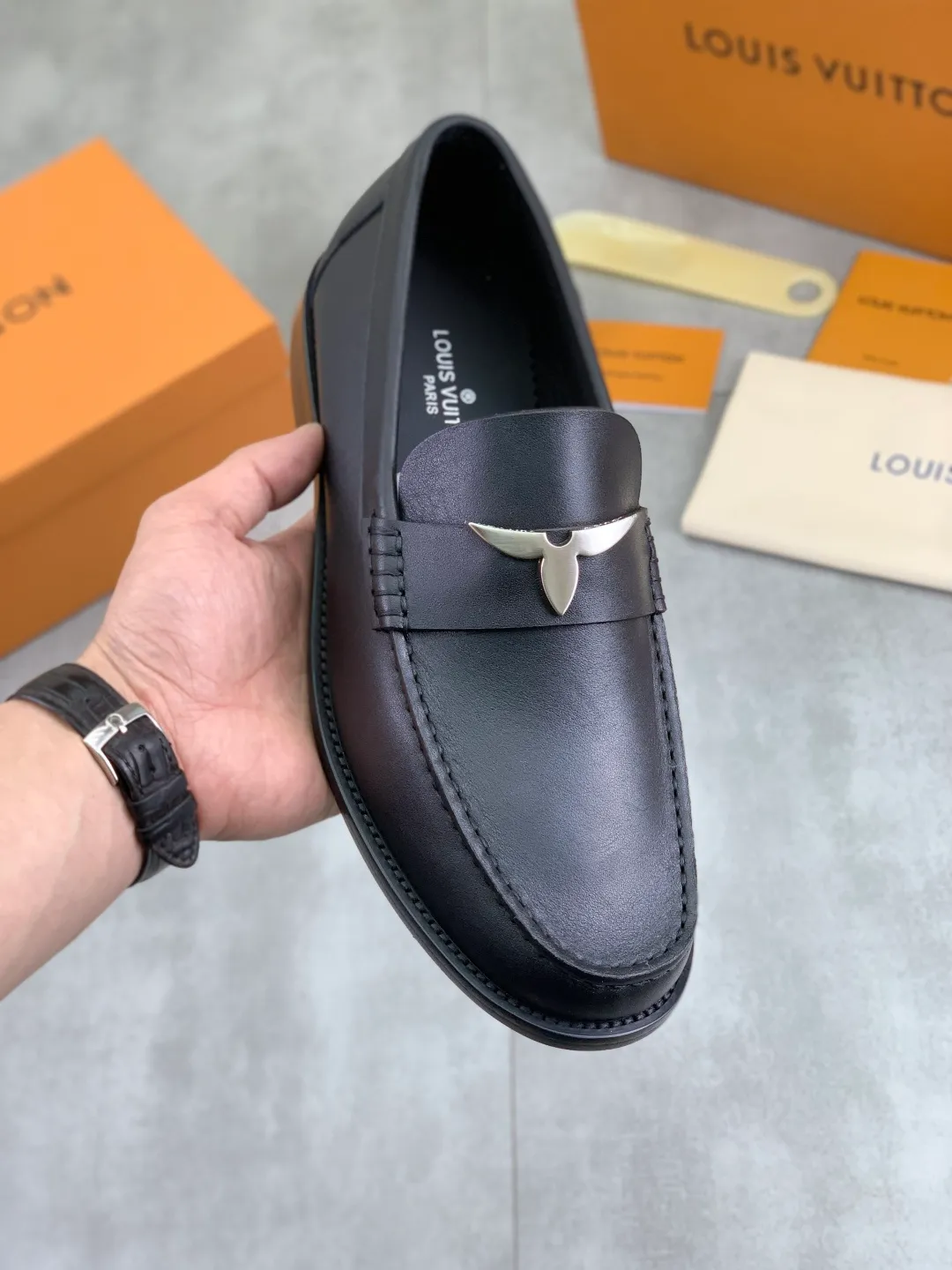 Men's men's shoes 💰P542 New style 💶[LOUIS VUITTON] Water-dyed Niuli Original order New style 🍀LV Louis Vuitton *——Top version of LV classic leather shoes! Made of imported original calfskin, original leather side strips and wear-resistant high-end rubber outsole! High quality products! Color: 3️⃣optional Size: 38-44 (45 customized)